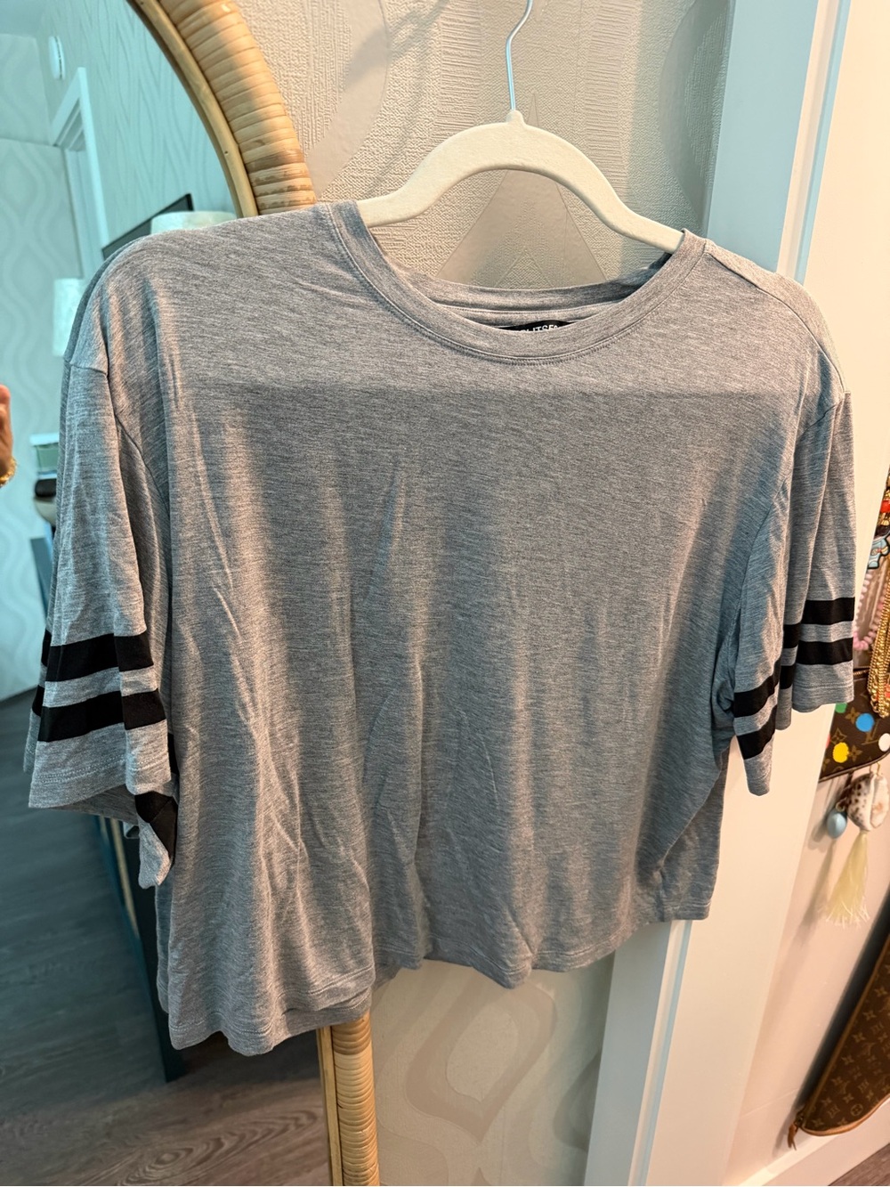 SPLITS59 Women’s Gray Short Sleeve Crewneck Top
